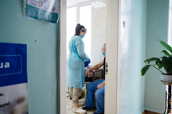 В Одессе открыли пункт вакцинации от коронавируса для онкобольных фото 1
