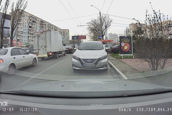 Не перестают удивлять: свежая фотоподборка наглых водителей в Одессе фото 1