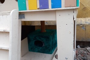 На поселке Котовского одесситы установили теплый домик для котов фото 10