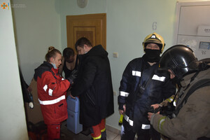 На Молдаванке из-за пожара эвакуировали 10 человек: есть пострадавший фото