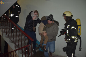 На Молдаванке из-за пожара эвакуировали 10 человек: есть пострадавший фото 2