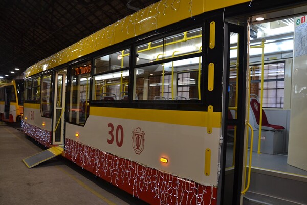 В Одессе выпустили трамвай с системой оповещения: где он будет курсировать фото 6