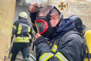 В Одессе 23 спасателя тушили пожар на Молдаванке  фото 1