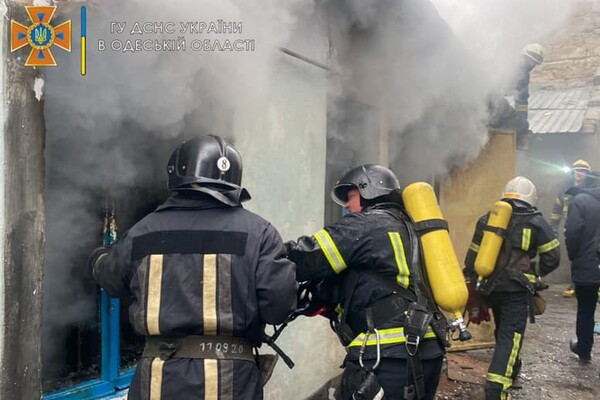 В Одессе 23 спасателя тушили пожар на Молдаванке  фото 4