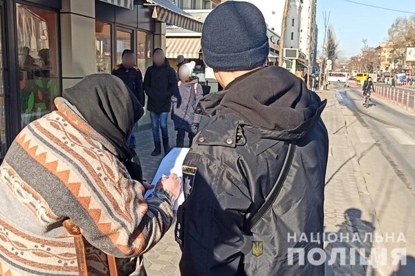 В Одессе ограбили пожилую женщину на костылях фото 3