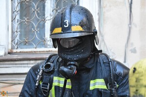 В центре Одессы из-за пожара серьезно пострадал мужчина (обновлено) фото 7