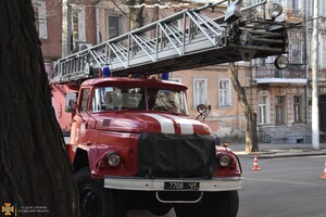 В центре Одессы из-за пожара серьезно пострадал мужчина (обновлено) фото 10