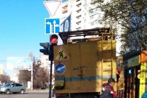 Коммунальщики рассказали где и какие дорожные знаки установили в Одессе фото 1