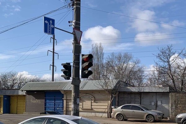Коммунальщики рассказали где и какие дорожные знаки установили в Одессе фото 7
