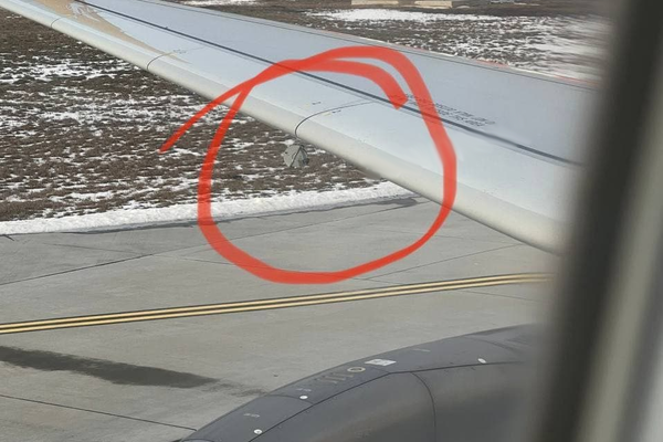 В Одесском аэропорту пассажир предотвратил аварию самолета (обновлено) фото 3