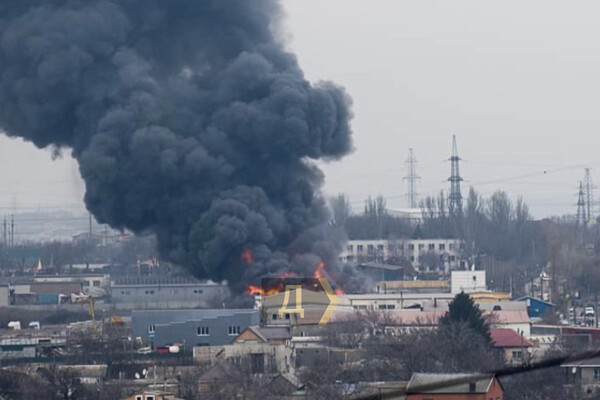 В Одессе на мебельном складе сильный пожар (видео, обновлено) фото