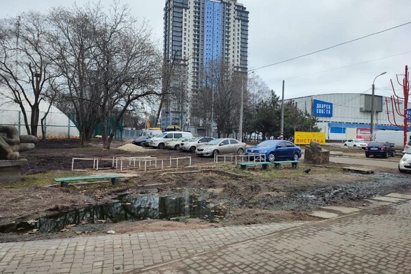 Автохамы в Одессе: свежая фотоподборка очень плохой парковки за неделю фото