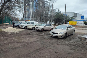 Автохамы в Одессе: свежая фотоподборка очень плохой парковки за неделю фото 5