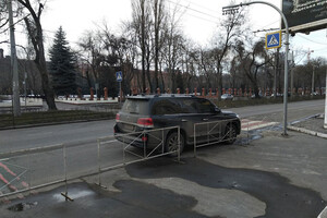 Автохамы в Одессе: свежая фотоподборка очень плохой парковки за неделю фото 7