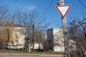 В Одессе внедряют новые схемы движения и устанавливают дорожные знаки фото 4