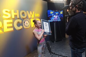 Юная гимнастка из Одесской области установила мировой рекорд фото 2
