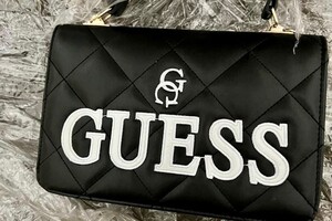 Нелегальные Gucci и Prada: иностранец пытался ввезти в Одессу &quot;брендовые&quot; сумки фото 5