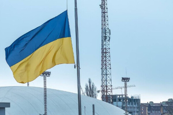 З величезними прапорами та гімном: в Одесі святкують День єднання фото 6