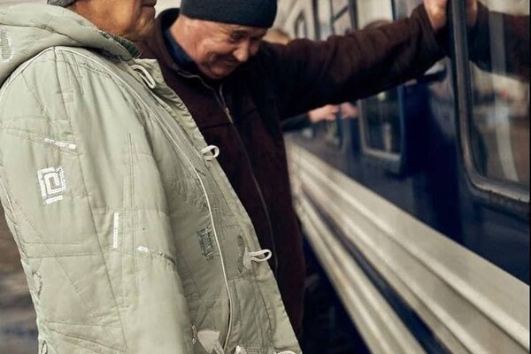 Одесский фотограф показал трогательные кадры эвакуации людей из Одессы фото