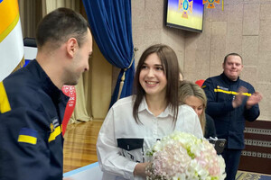 Военная романтика в Одессе: в управлении ГСЧС отметили свадьбу фото 2