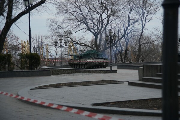 В ВСУ показали военную технику в центре Одессы фото 1