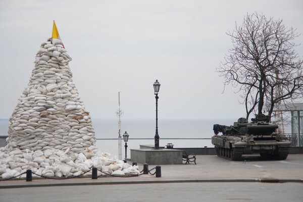В ВСУ показали военную технику в центре Одессы фото 2