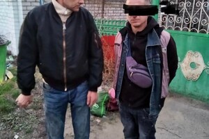 В Одесской области задержали восемь мародеров: одного привязали к дереву местные фото 2