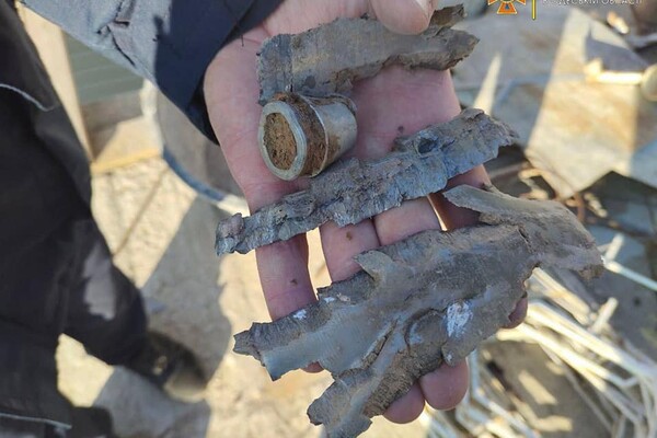 Одесситы, чьи дома обстреляли оккупанты, показали обрушения своих домов фото 1