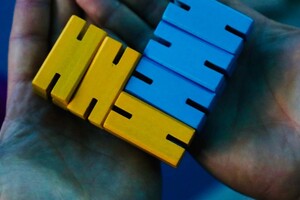 Знаменитый актер Орландо Блум встречается с украинскими детьми в Молдове фото 2