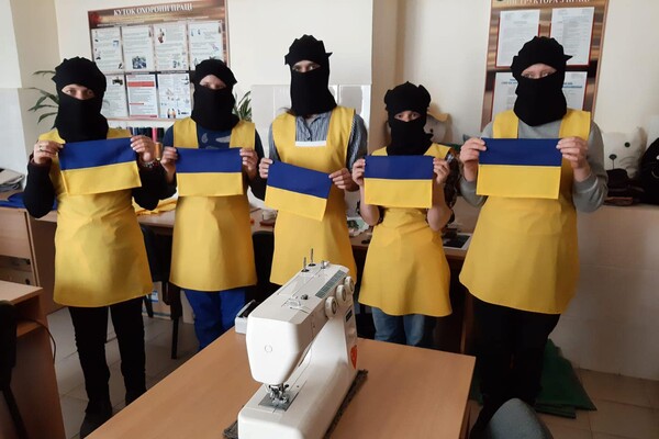 В Одессе девочки с инвалидностью помогают территориальной обороне фото 2