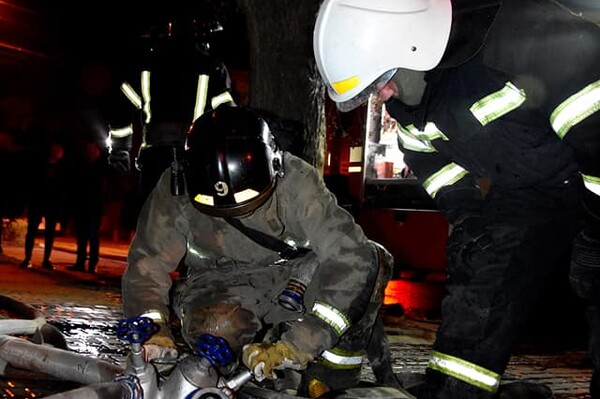 Пожар в гостинице и смертельное ДТП: сводка одесских спасателей за сутки фото 2