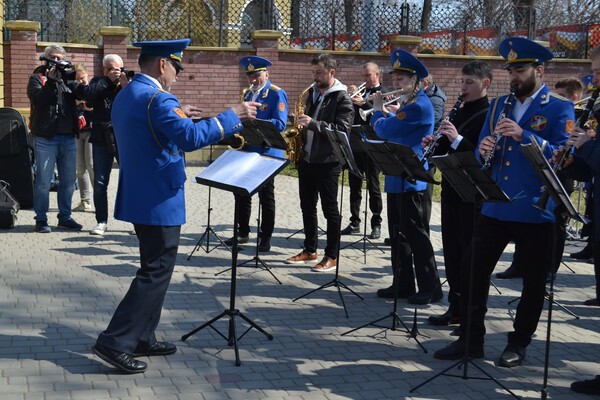 В Одесі з аншлагом та оркестром відкрився зоопарк фото 8