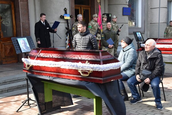 В Одесі попрощалися із двома полковниками оперативного командування "Південь" фото