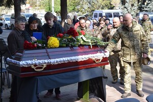 В Одесі попрощалися із двома полковниками оперативного командування "Південь" фото 3