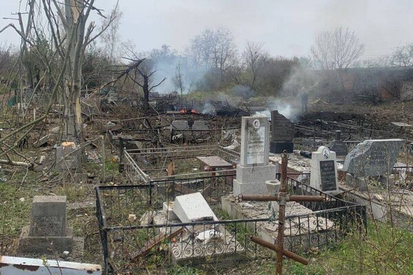 Окупанти обстріляли кладовище в Одесі: постраждали понад 1000 квадратних метрів території фото 2