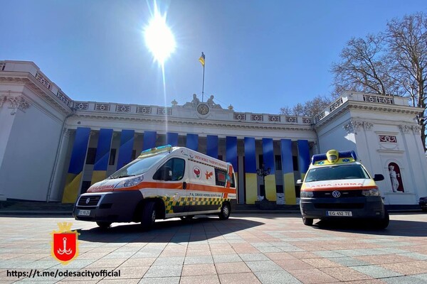 &quot;Скорые&quot;, продукты и медикаменты: в Одессу снова передают гумпомощь фото 3