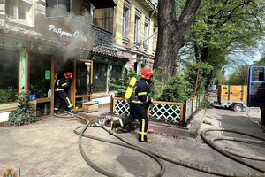 На Дерибасовской загорелся ресторан фото 5