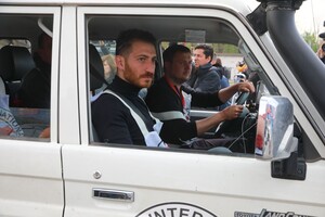 В Запорожье приехала колонна эвакуированных с завода "Азовсталь" в Мариуполе фото 5