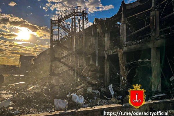 Поздравили с 9 мая: последствия ракетного удара по Одессе фото