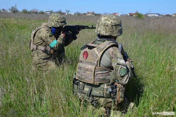 Бойцы ТрО Одесской области проходят подготовку перед боевыми заданиями фото