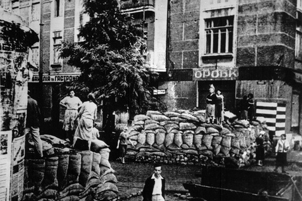 Барикади, руйнування та окупація: Одеса під час Другої світової війни у фотографіях фото 4