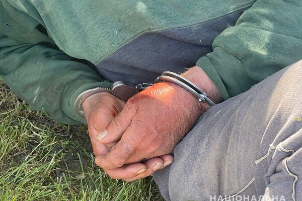 Под Одессой пенсионер ранил полицейского: жена преступника погибла при его задержании фото 1