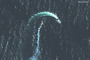 После ударов ВСУ: остров Змеиный показали на фото со спутника фото 1