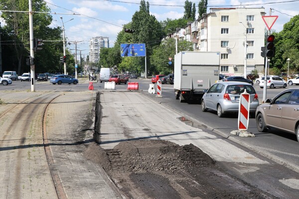 В Одессе стартовал ремонт дорог: начали с турбокольца на Заболотного фото 12