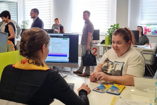 В Одессе появился Центр содействия в трудоустройстве внутренних переселенцев фото
