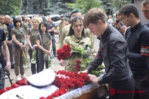 В Одесі попрощалися із загиблим із командиром батальйону морпіхів фото 1
