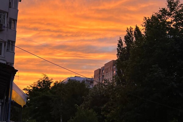 Одесситы наблюдали удивительно красочный летний закат (фото) фото 4
