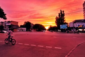 Одесситы наблюдали удивительно красочный летний закат (фото) фото 8