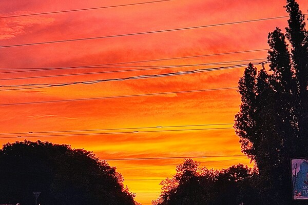 Одесситы наблюдали удивительно красочный летний закат (фото) фото 13