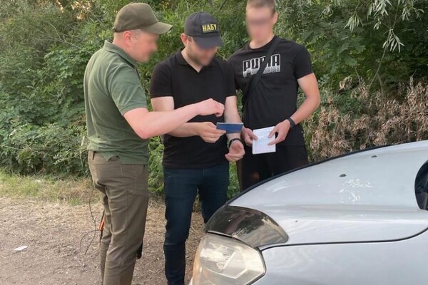 На Одещині іноземець вивозив чоловіків за 3000 доларів нібито з документами ООН фото 2